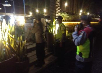 Bersama Instansi Terkait, Polsek Pesantren Bagi Masker Gratis