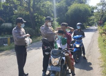 Razia Yustisi di Sekitar Pabrik Gula, Polsek Pesantren Tegur Pelanggar Prokes