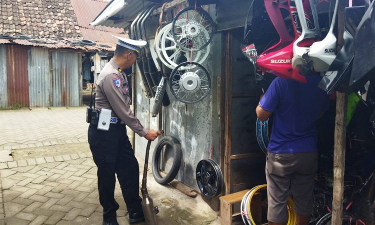 Satlantas Imbau Pedagang Pasar Setonobetek Tolak Modifikasi Knalpot Tak Sesuai Spektek