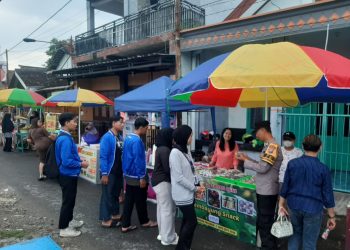 Jaga Situasi Konmdusif, Bhabinkamtibmas Pantau Pelaksanaan Pasar Takjil Ramdhan
