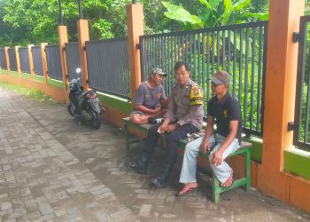 Patroli Dialogis Bhabinkamtibmas  Polsek kediri Kota  Sampaikan Pesan Kamtibmas