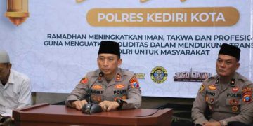 Perkuat Iman dan Kepedulian, Polres Kediri Kota Gelar Tausiah Ramadhan, buka puasa, Santunan anak yatim dan kaum duafa