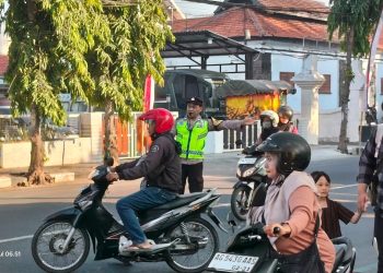 Program Sapa Pagi , Polsek Mojoroto Pastikan Kelancaran  Arus Lalu Lintas